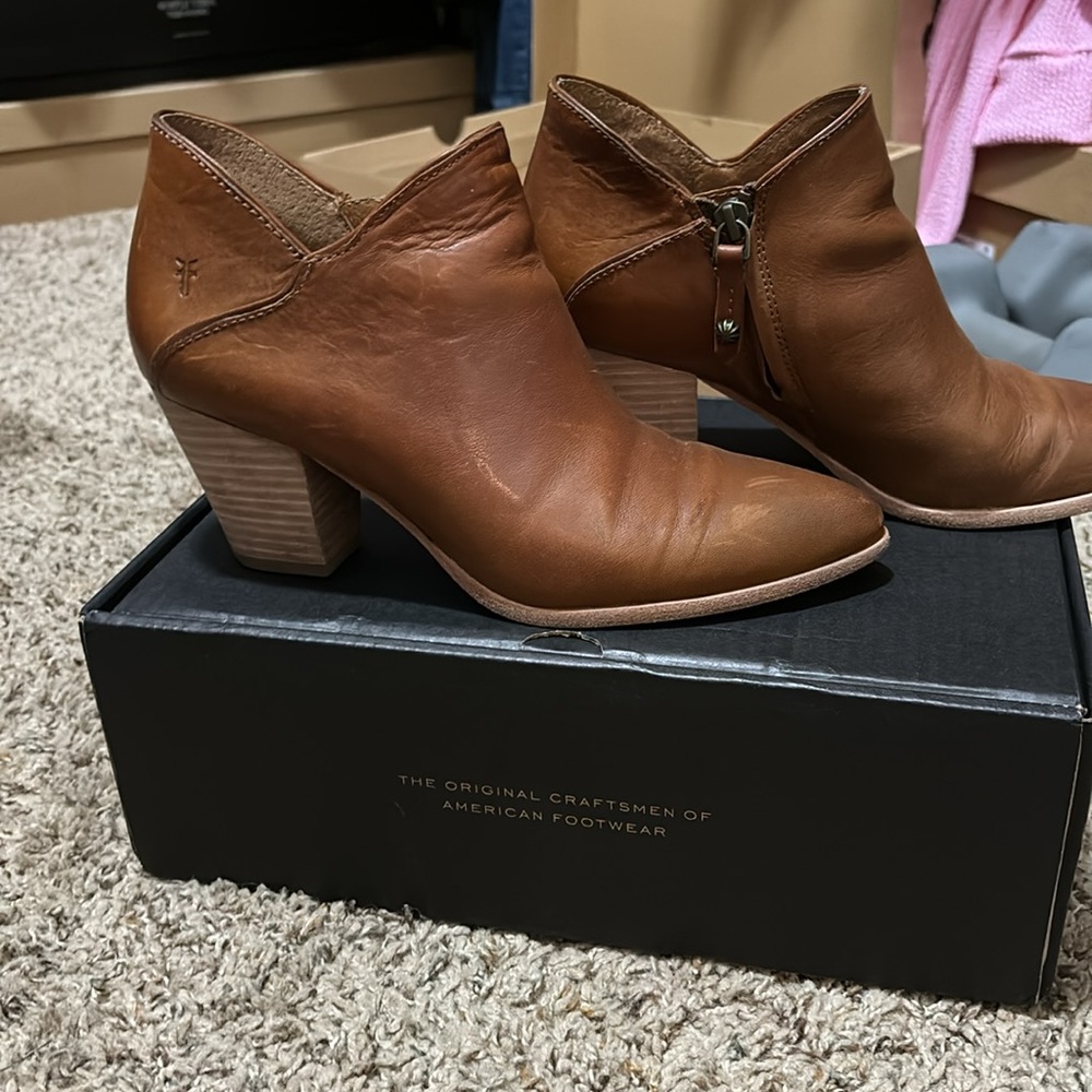Frye Reed Shootie boots 7.5 EUC